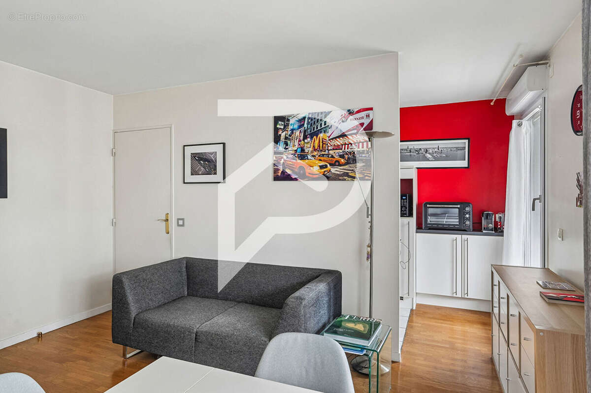 Appartement à COURBEVOIE