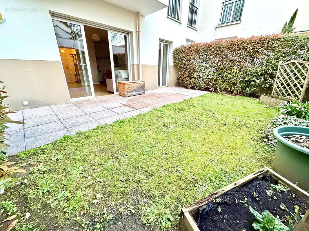 Appartement à LA GARENNE-COLOMBES