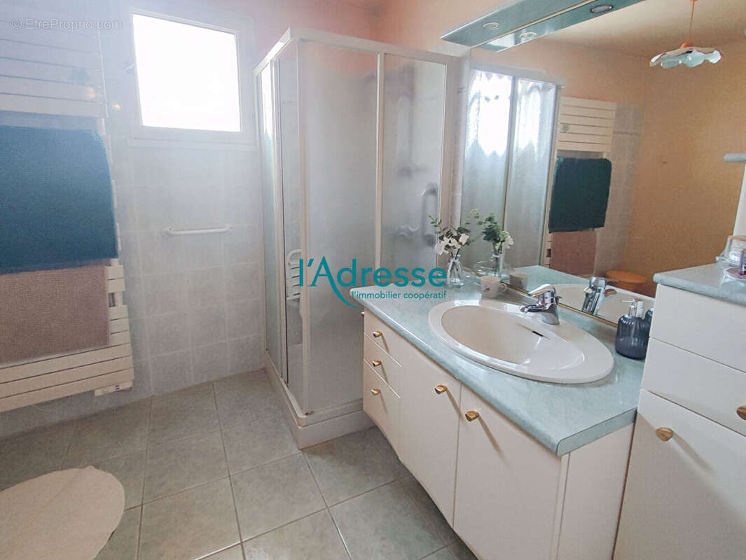 Maison à MONTREVAULT