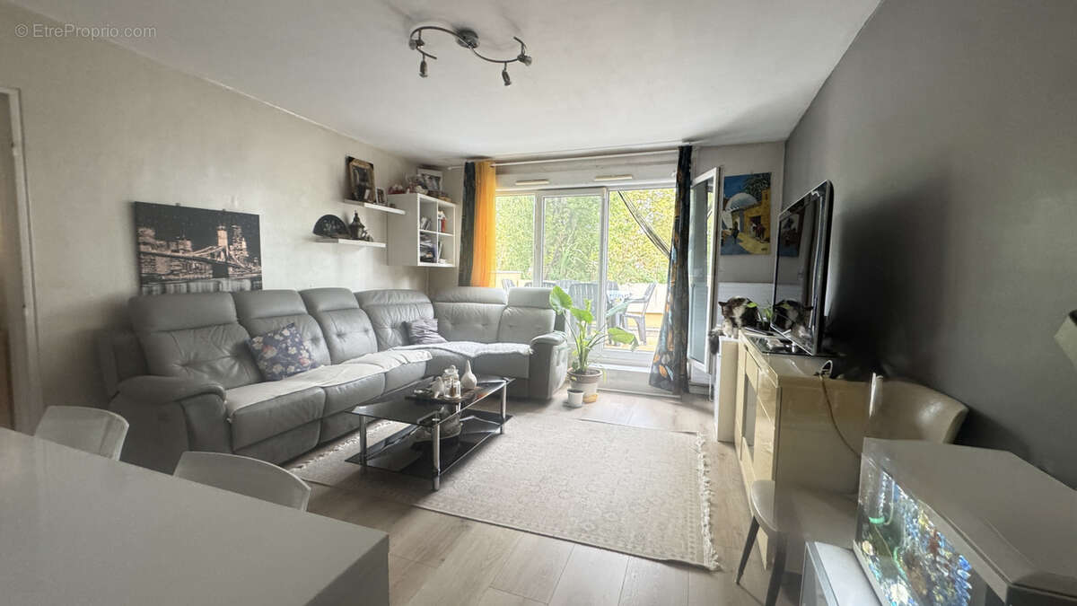 Appartement à SAINT-GEORGES-DE-RENEINS