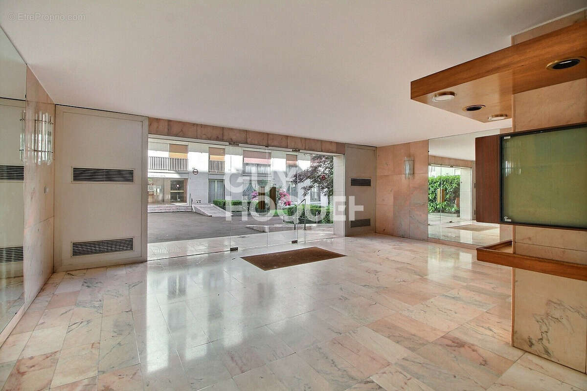 VERSAILLES Grand Siècle , appartement 4 pièces de 118, 79 m². - photo 5