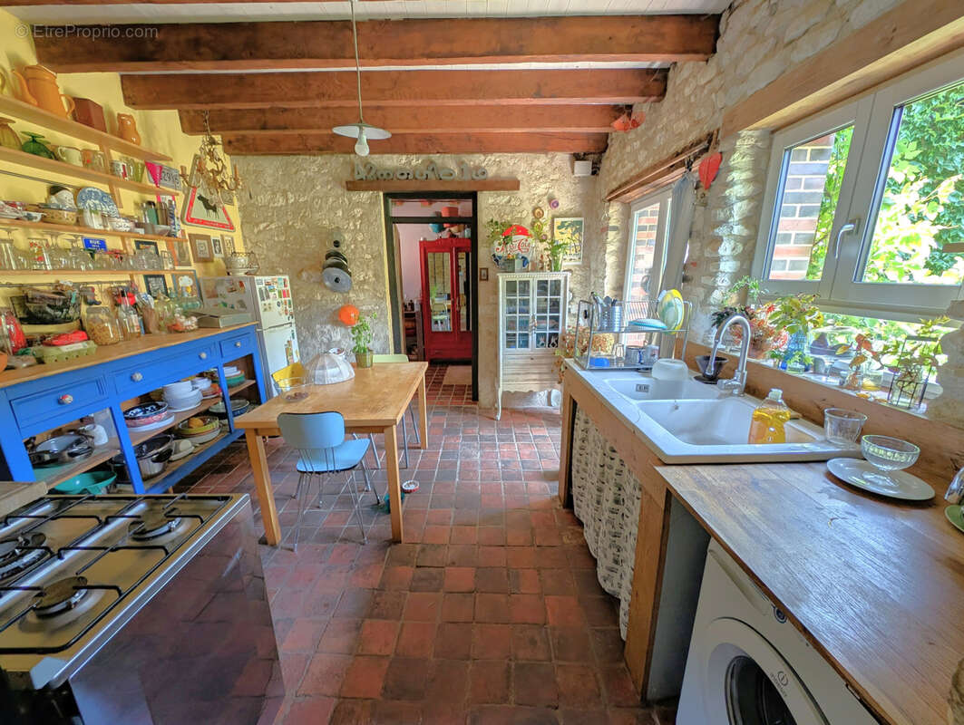 Maison à POILLY-SUR-THOLON