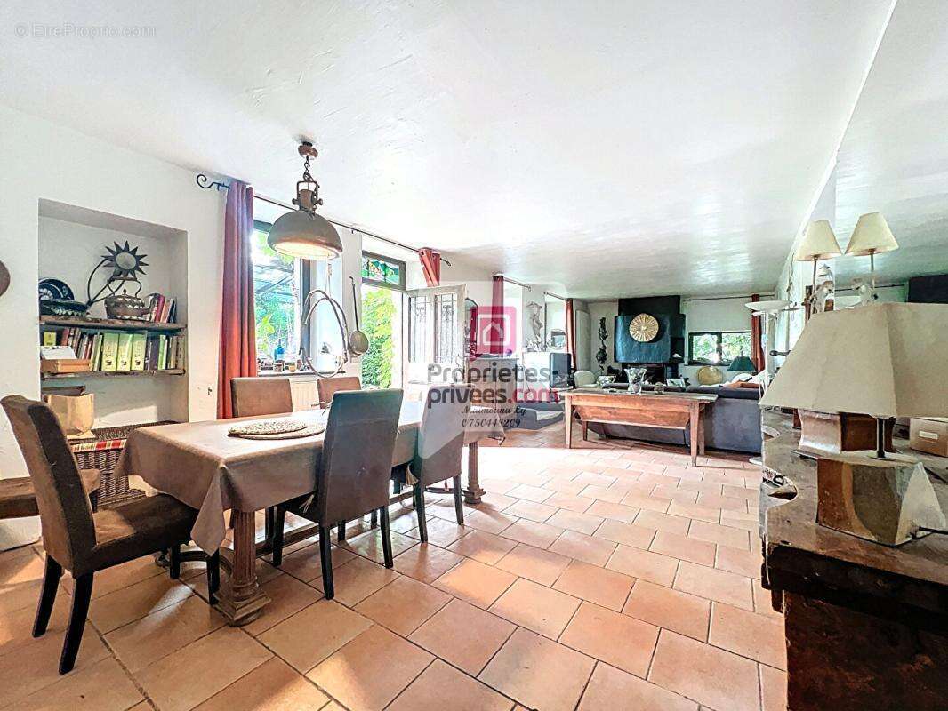 Maison à GILLY-SUR-ISERE