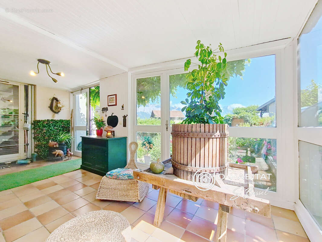 Appartement à GIERES