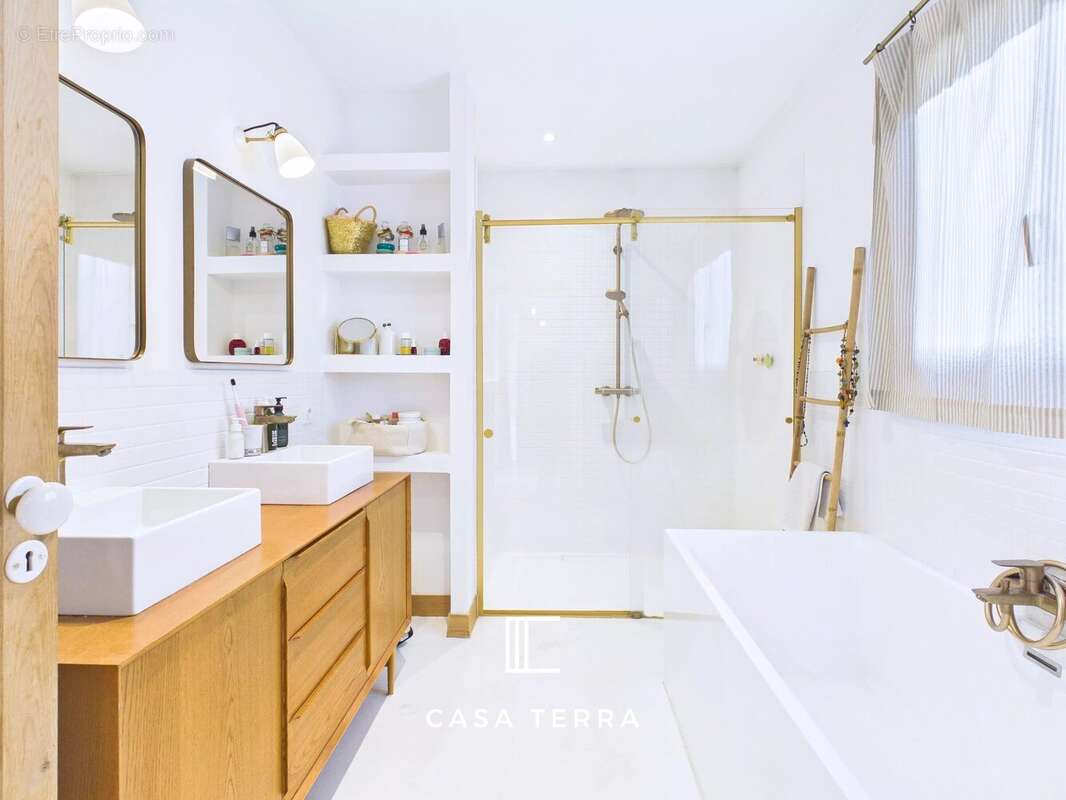 Maison à PORTO-VECCHIO