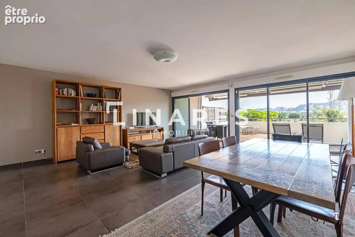 GRAND LARGE - Appartement de 139m2 - Terrasses - Vue imprenable - 13008 - photo 4