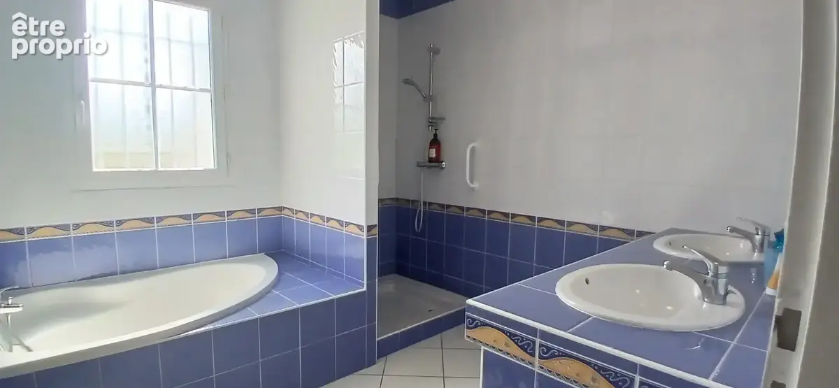PLAIN PIED  122 m² et garage - Saint Sulpice De Royan 5 pièce(s) sur  679m² - photo 15