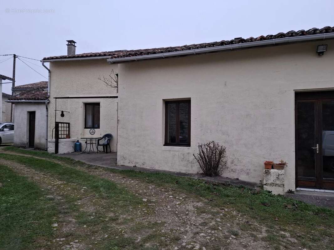 Maison à FONTAINE-CHALENDRAY