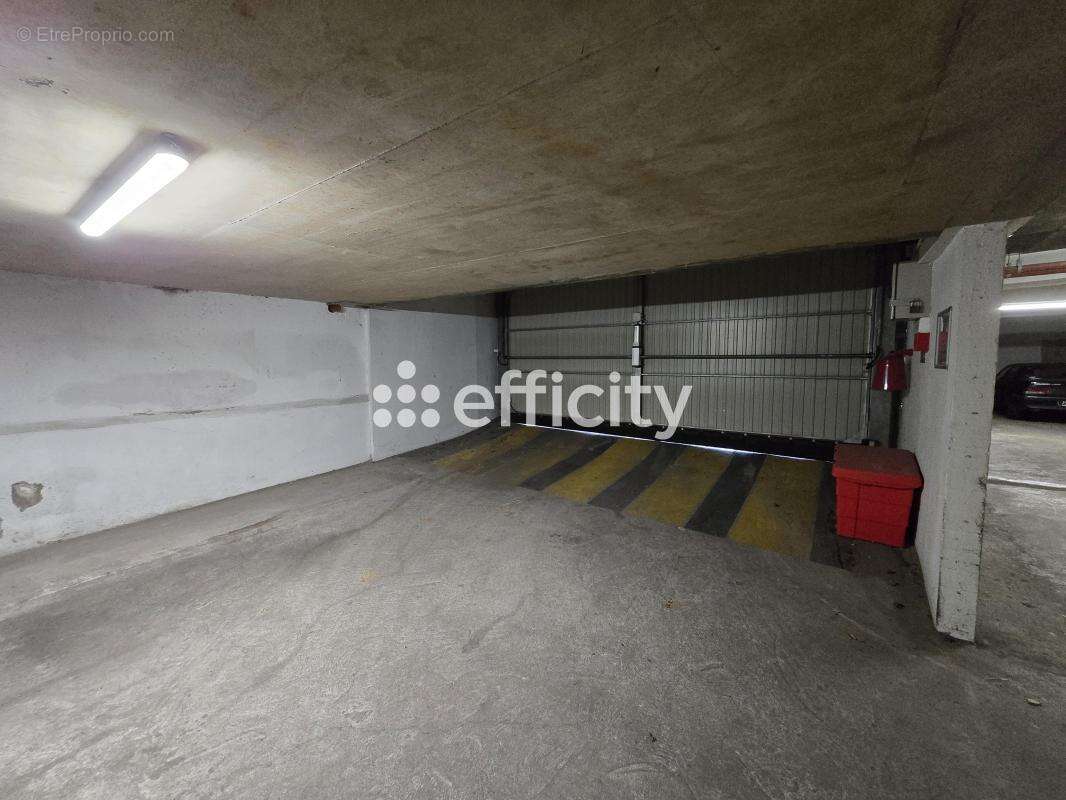 Parking à CANNES