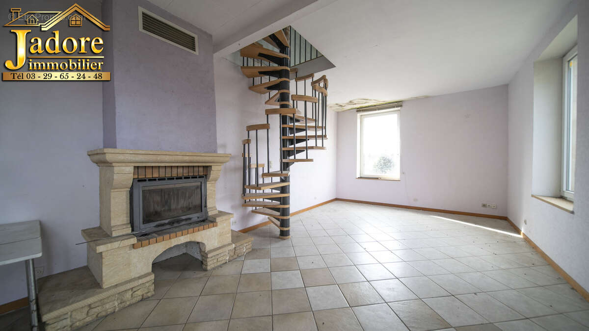 Immeuble + grand terrain constructible - photo 12