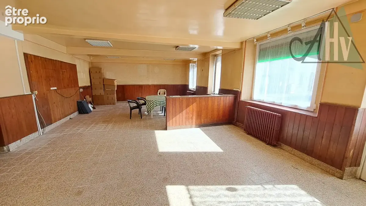 Entre Thorigny sur Oreuse et Villeneuve l'Archevêque - Grande maison de 283 m2 avec 8 chambres, dépendances et - photo 3