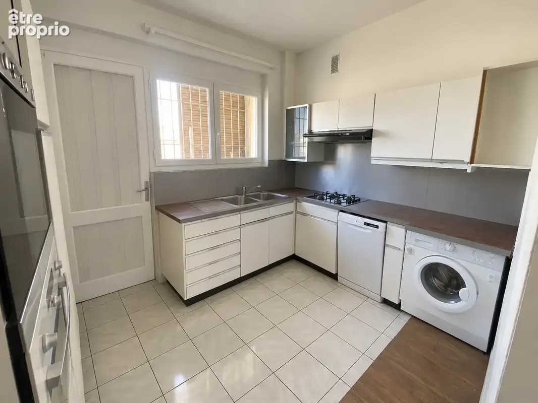 Appartement T4   94 m2   3 chambres   Balcon & garage - photo 3