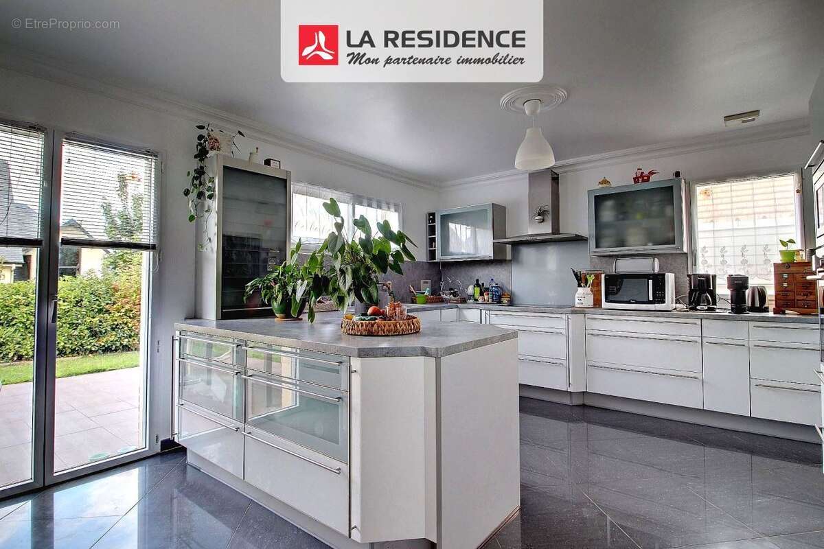 Maison à SAINT-ETIENNE-DU-ROUVRAY