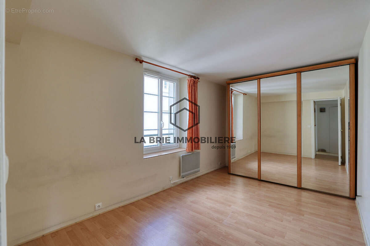Appartement à BRIE-COMTE-ROBERT
