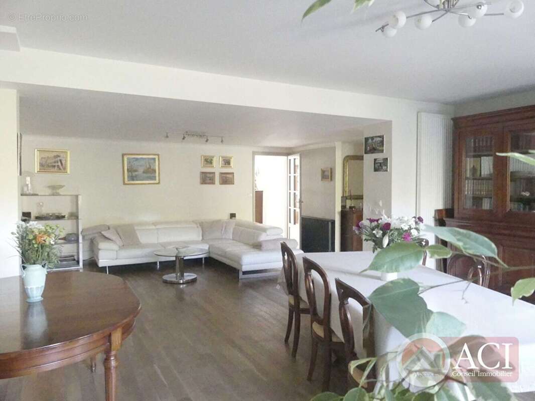 50982533d.jpg - Maison à GROSLAY