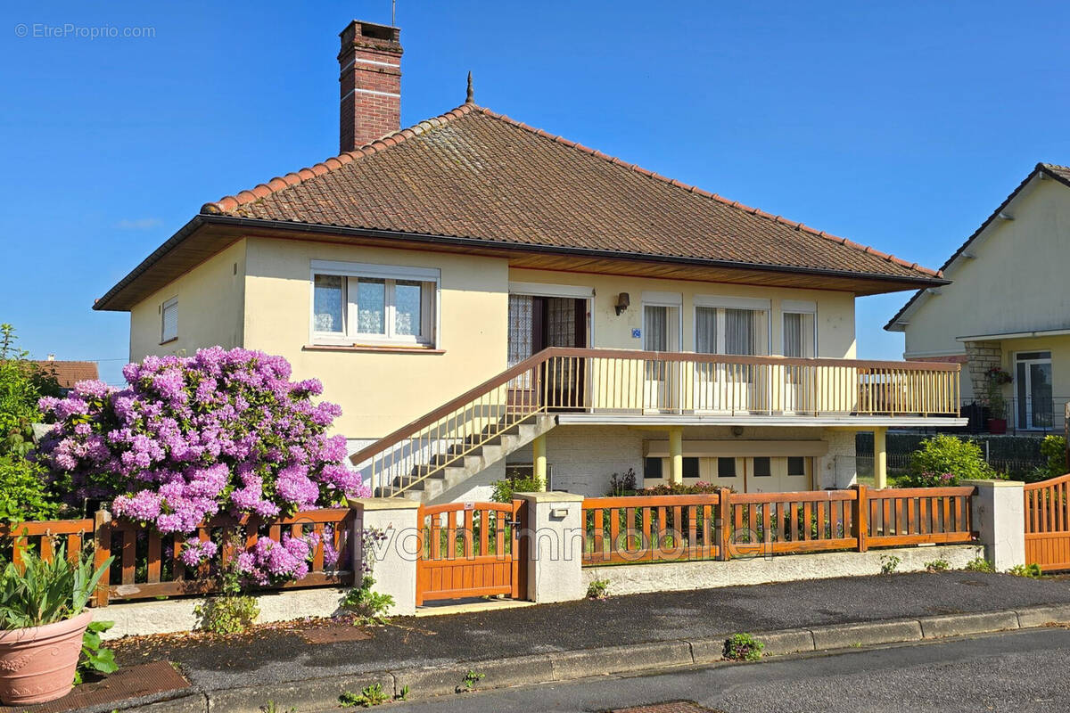 Maison à GRANDVILLIERS