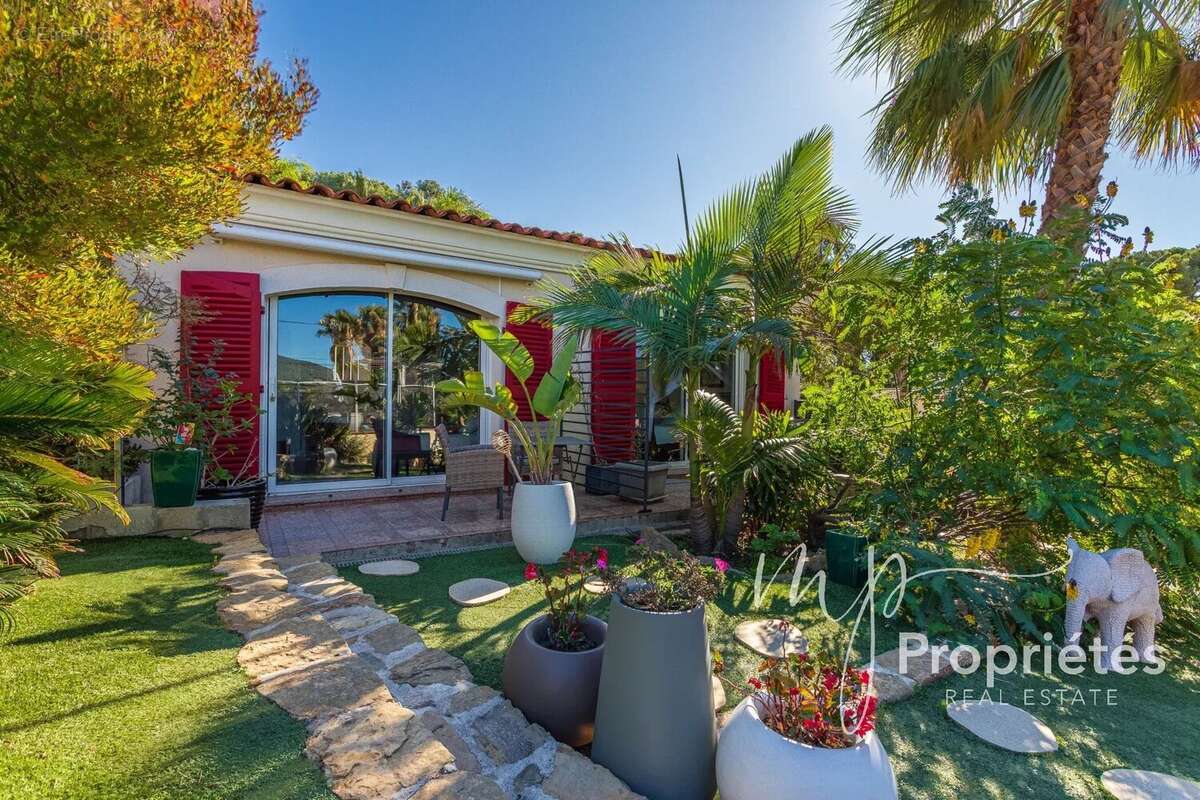 Maison à CARQUEIRANNE