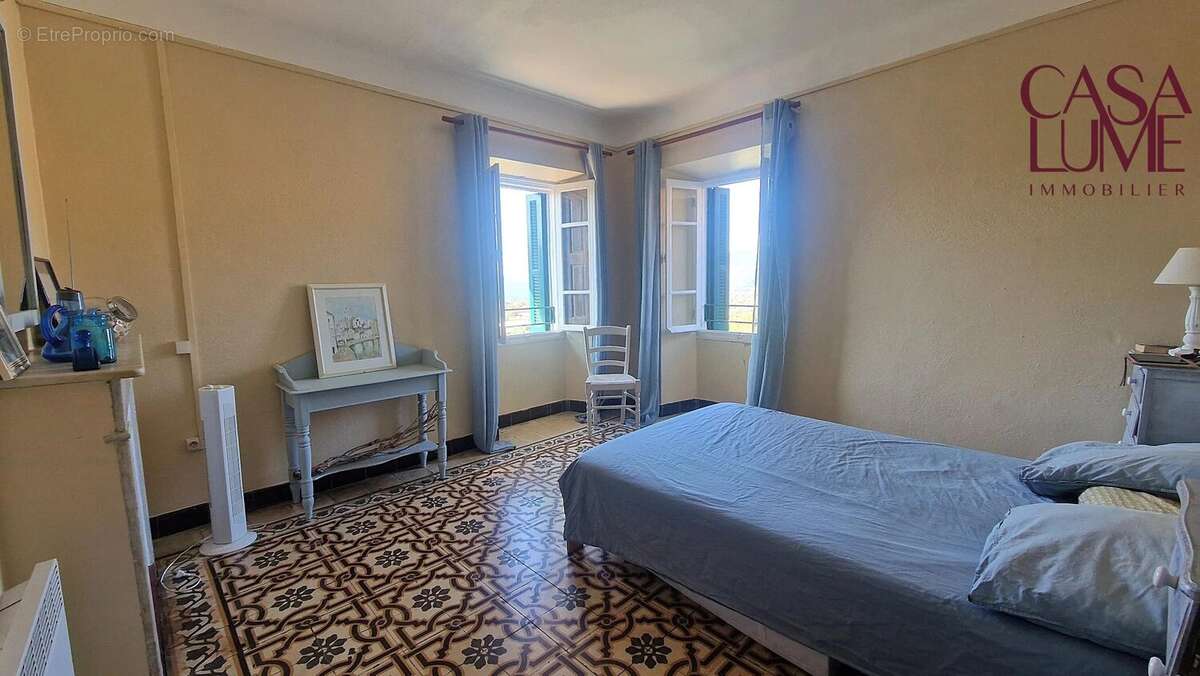 F6 de 125 m² + Studio de 28 m² + caves - photo 11