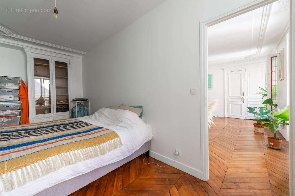 Appartement à PARIS-3E