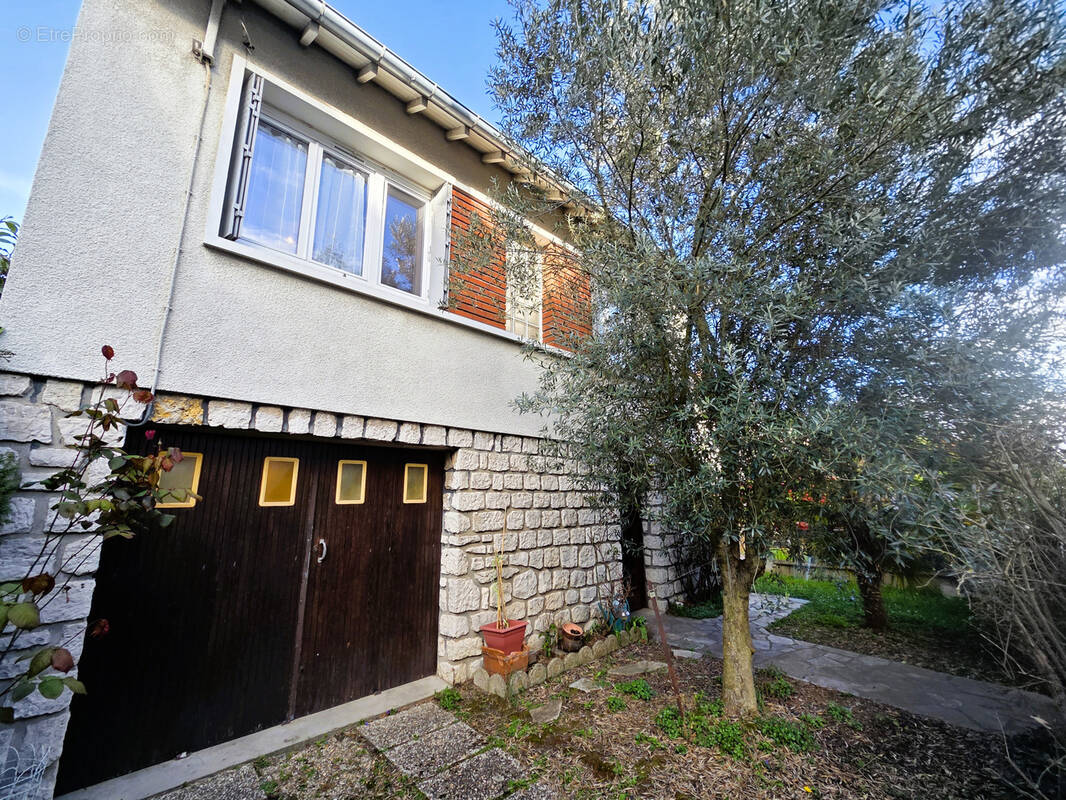 Maison à SAVIGNY-SUR-ORGE