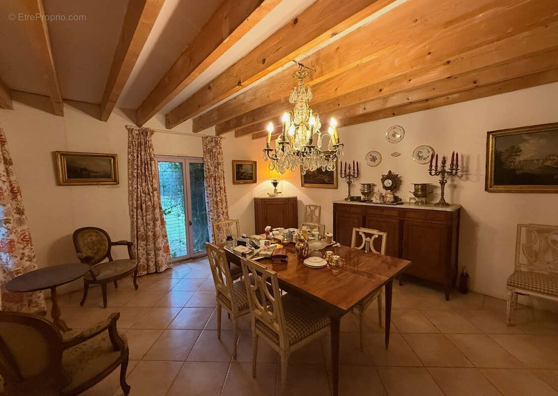 Maison à CAVEIRAC