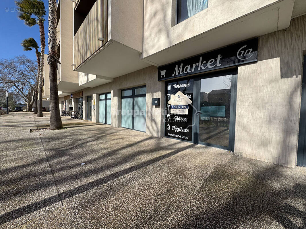 Commerce à LUNEL-VIEL