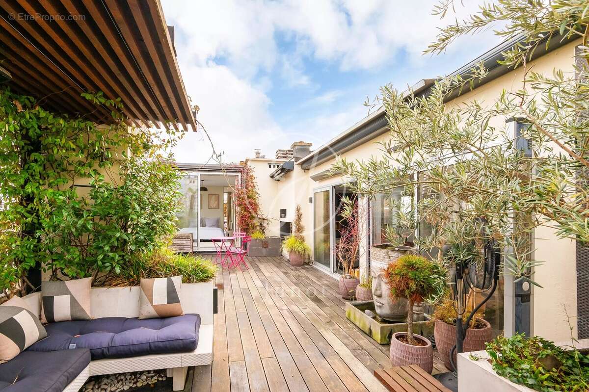 Appartement à PARIS-16E