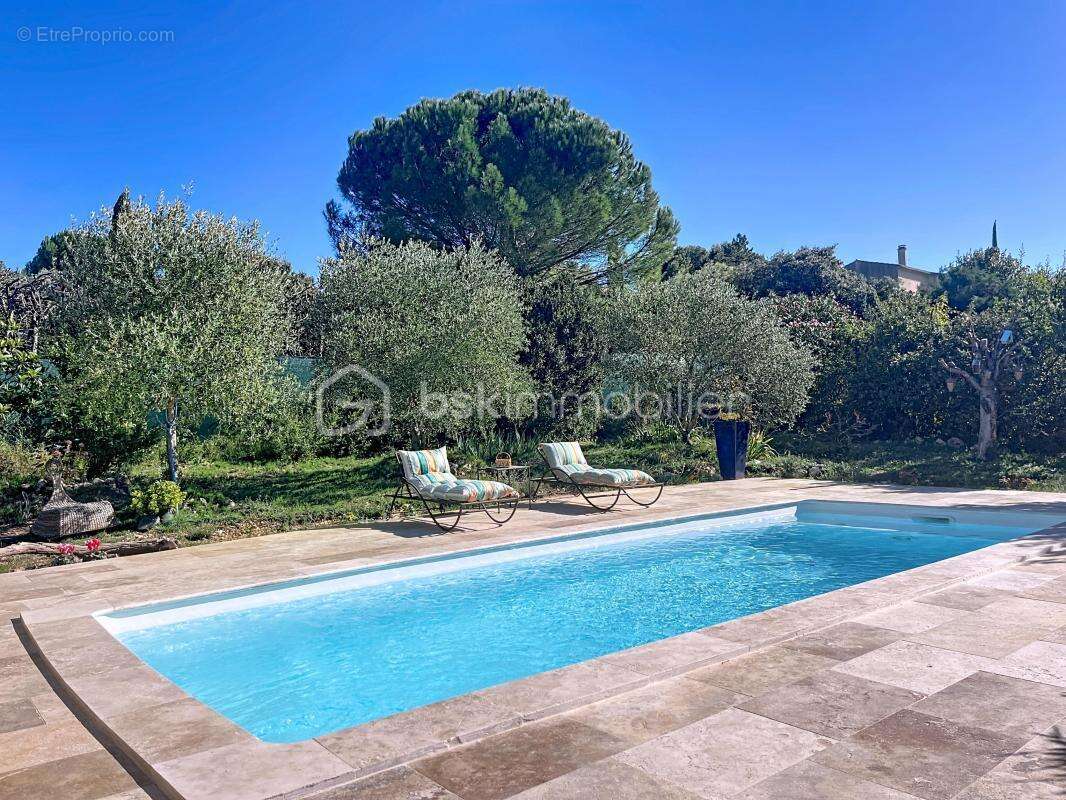 Maison à SAINT-HIPPOLYTE-DE-MONTAIGU