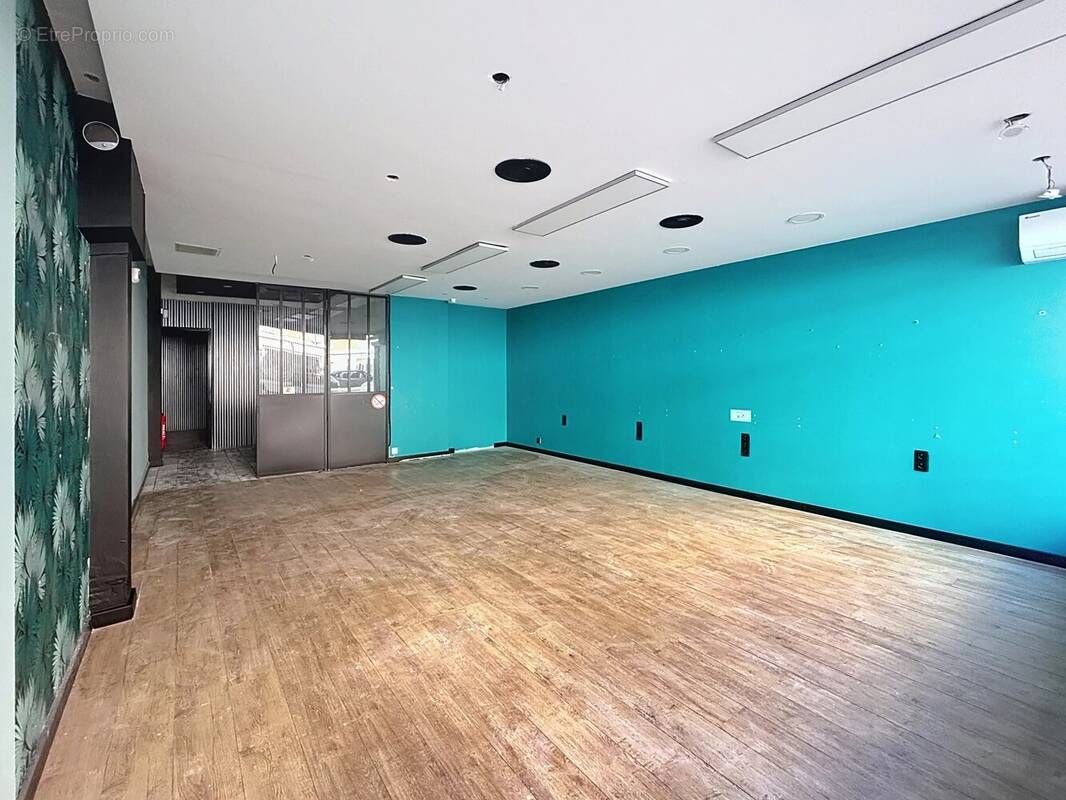 Commerce à SAINT-LAURENT-DU-VAR