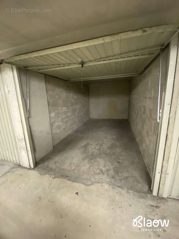Parking à BRON