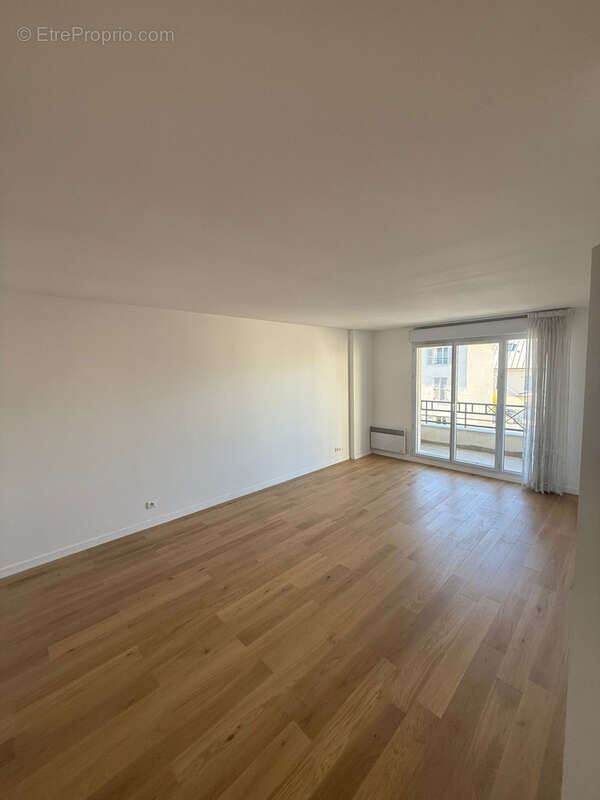 Appartement à LA GARENNE-COLOMBES
