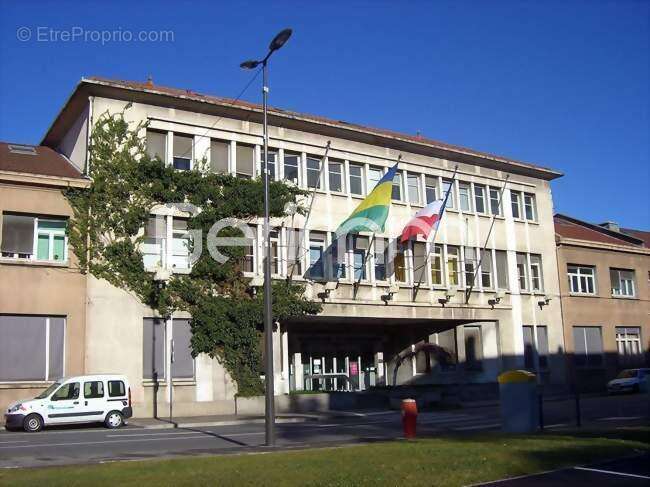 Appartement à SAINT-MARTIN-D'HERES