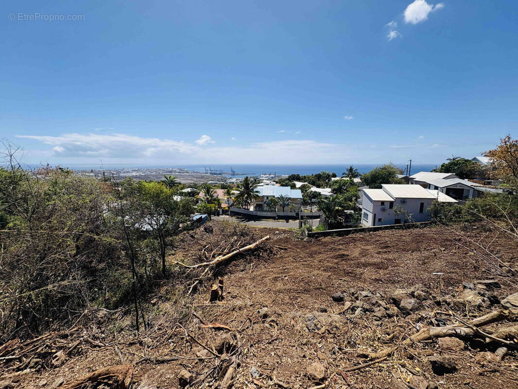 Terrain à LA POSSESSION