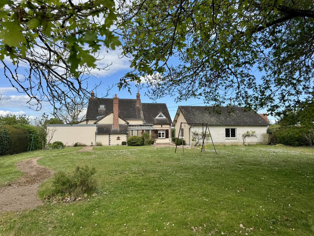 Maison à SAINTE-GENEVIEVE-DES-BOIS