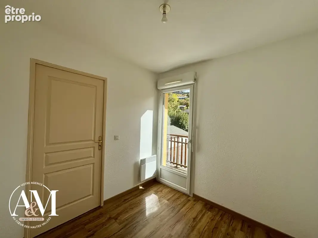 Appartement Type 2 + coin-montagne et garage - photo 4
