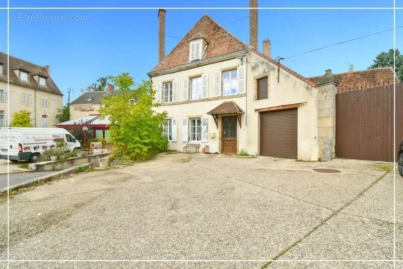 Maison à CHATEAUMEILLANT