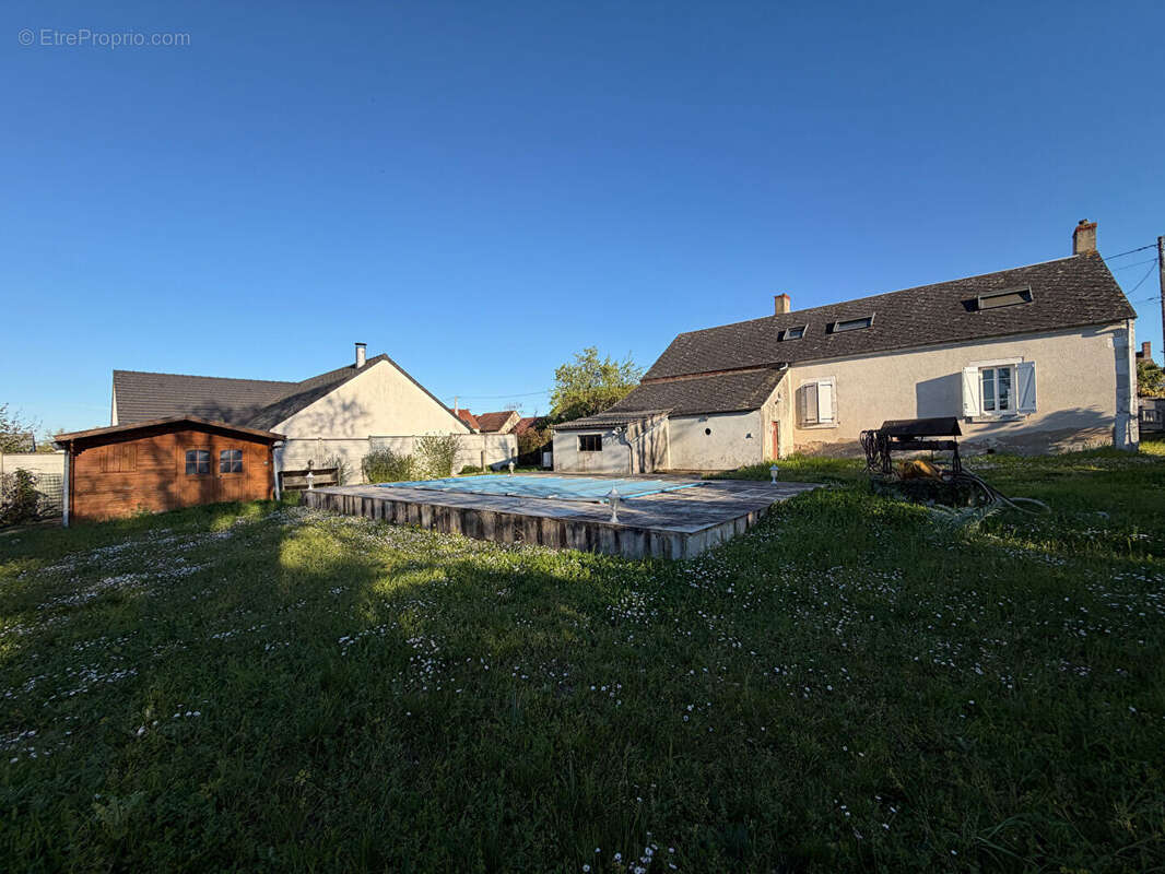 Maison à LA CHAPELLE-SAINT-URSIN