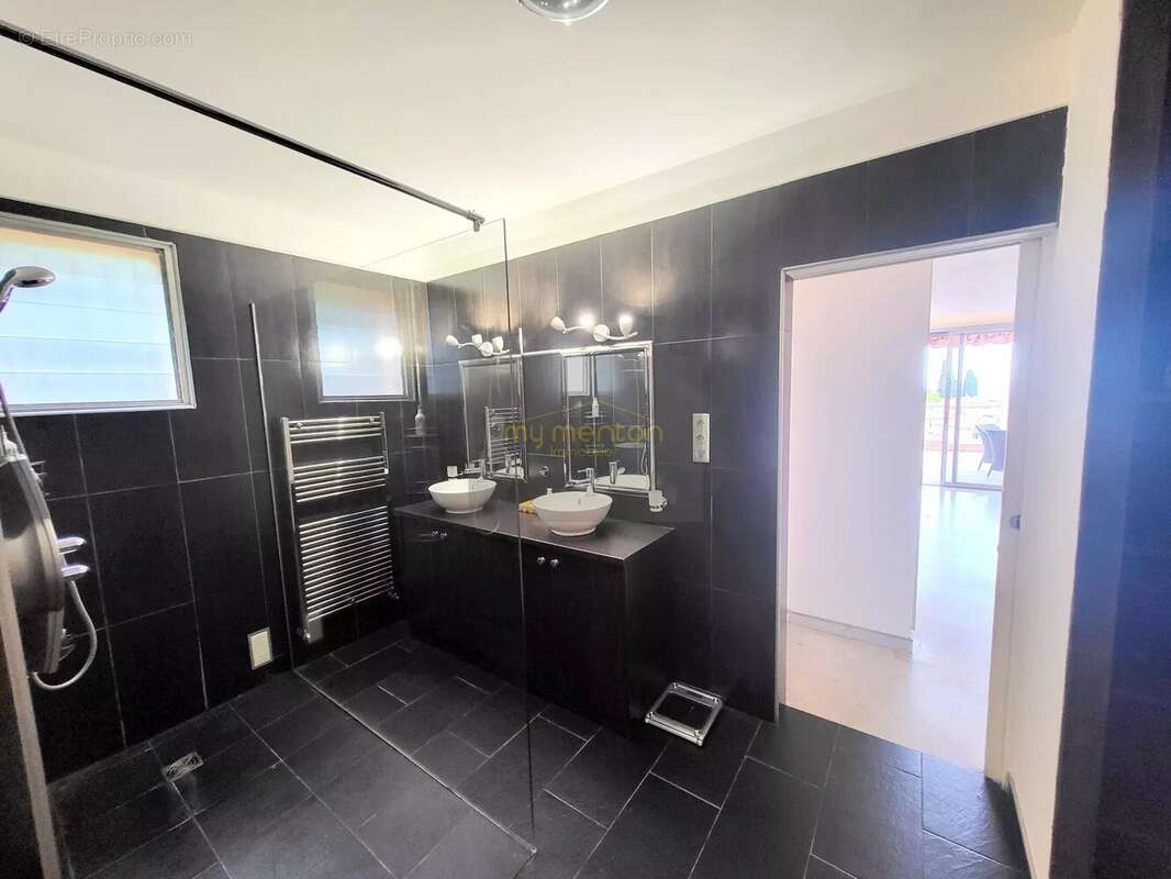 Appartement à MENTON