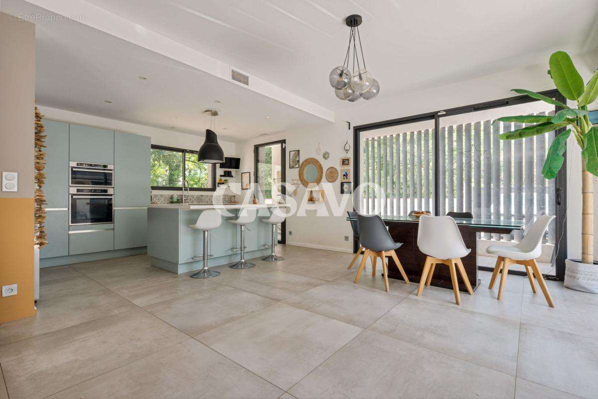 Maison à LE THOLONET