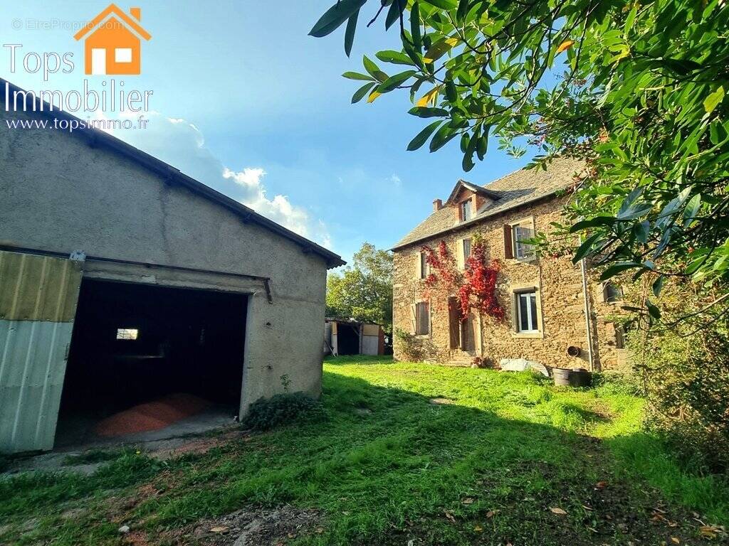 Maison à RIEUPEYROUX