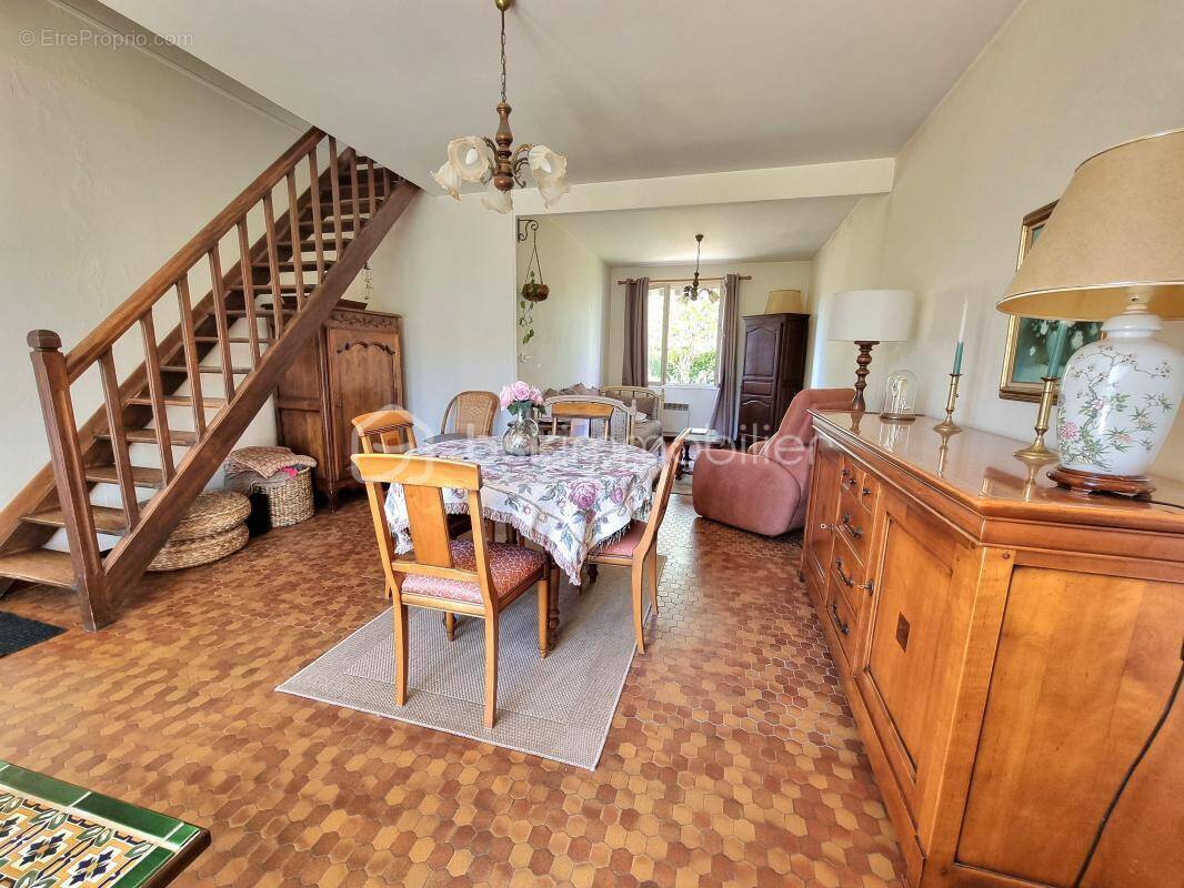 Maison à LE CHATELET-EN-BRIE