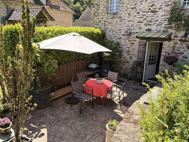 Maison à SEGUR-LE-CHATEAU