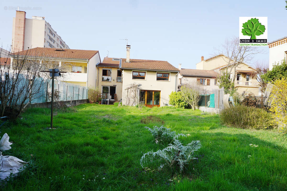 Maison à VILLEURBANNE