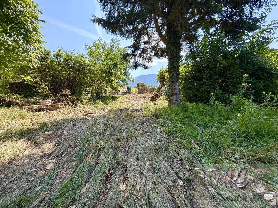 Terrain constructible de 735m² viablisé à vendre sur Grésy-sur-Aix ! - photo 4