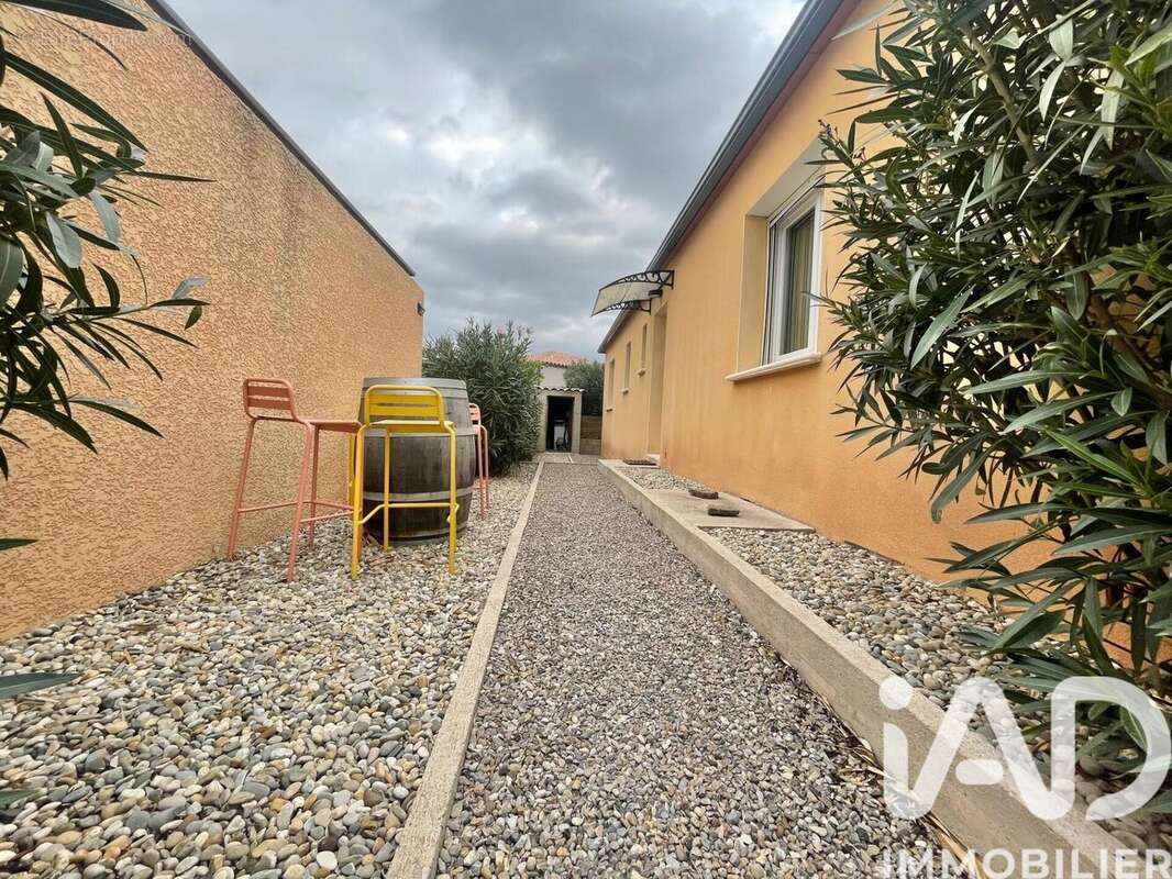 Photo 2 - Maison à SAINT-CHINIAN