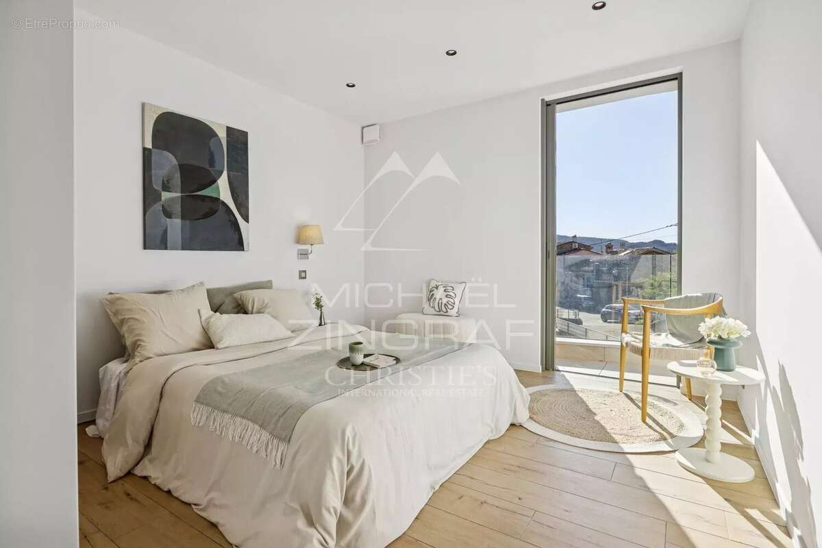 Appartement à MANDELIEU-LA-NAPOULE