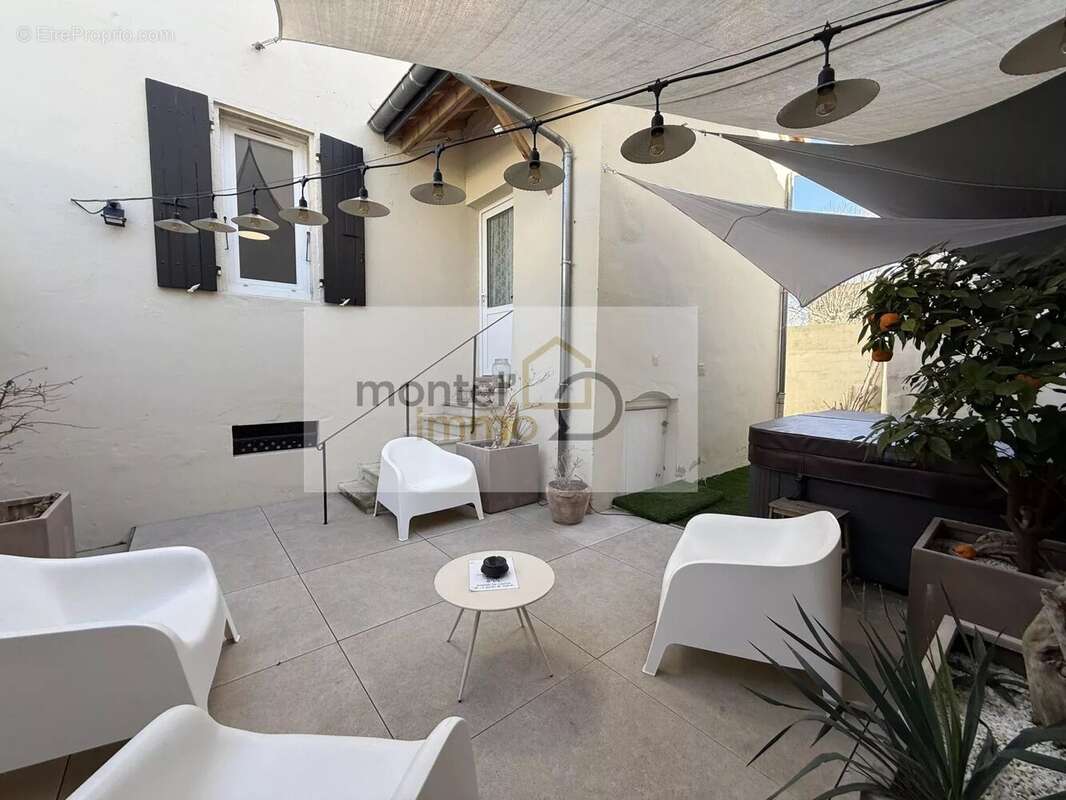Maison à MONTELIMAR