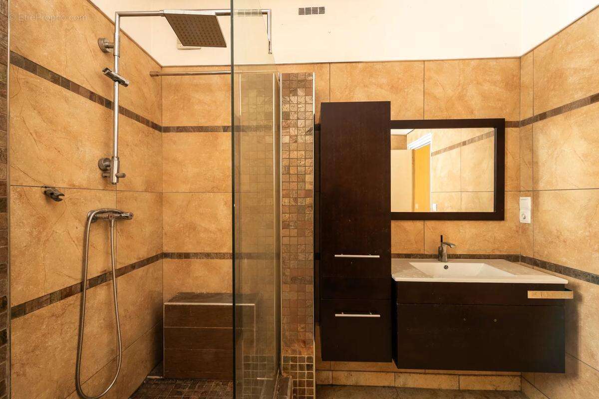 Appartement à MARSEILLE-16E