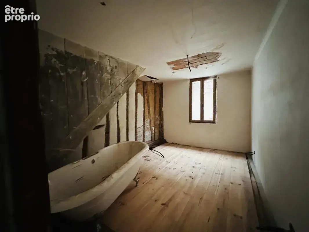 Maison 140 m² à Saint-Germain-Les-Belles  - photo 11