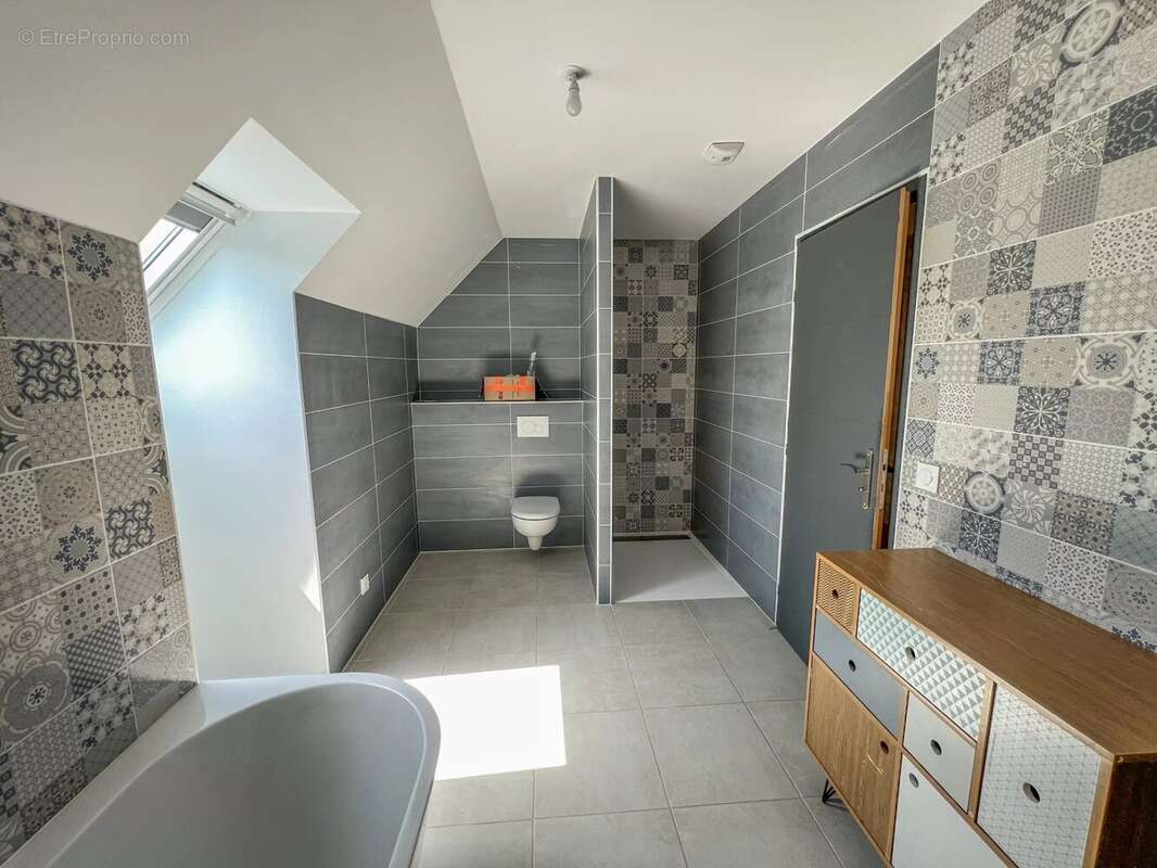 Maison à LE MESNIL-SAINT-DENIS